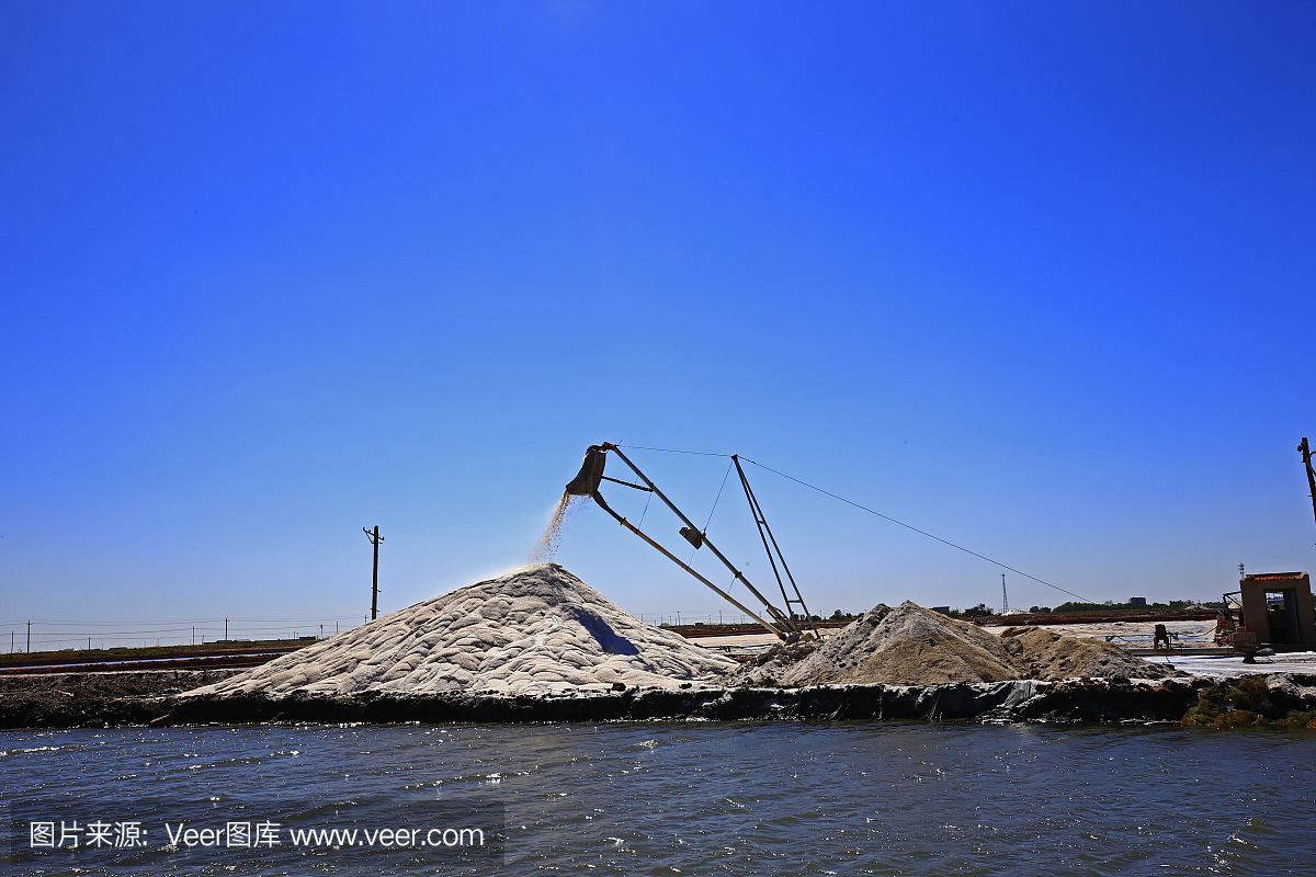 美麗的山水,成熟的機(jī)械設(shè)備